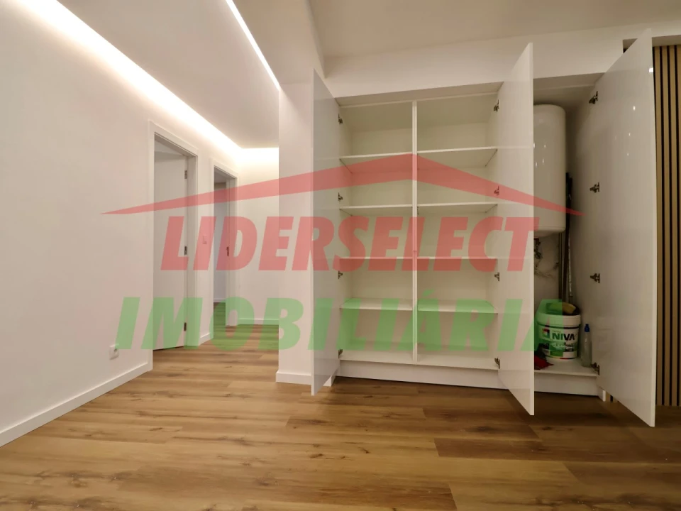 Apartamento T2 para Venda em Malveira e São Miguel de Alcainça Foto 9