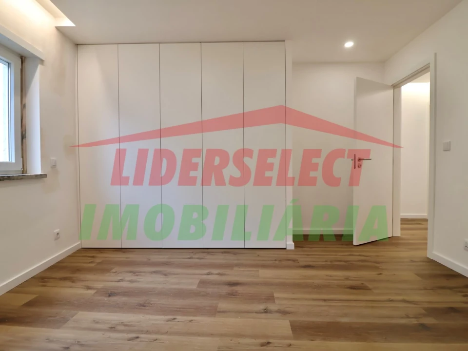 Apartamento T2 para Venda em Malveira e São Miguel de Alcainça Foto 12