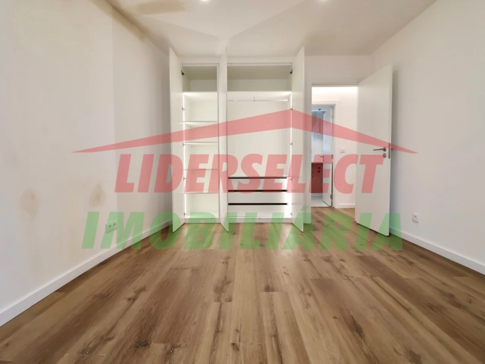 Apartamento T2 para Venda em Malveira e São Miguel de Alcainça Foto 15