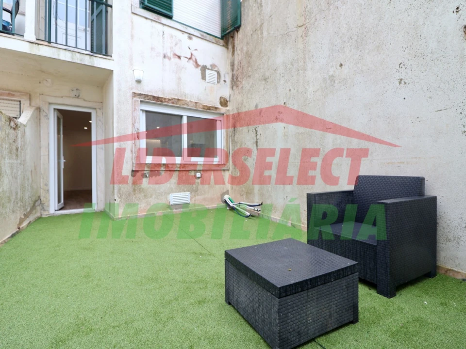 Apartamento T2 para Venda em Malveira e São Miguel de Alcainça Foto 25