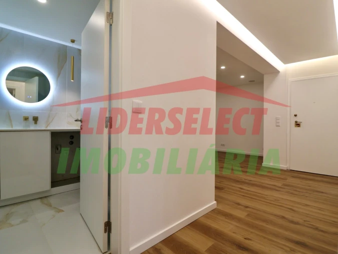 Apartamento T2 para Venda em Malveira e São Miguel de Alcainça Foto 10