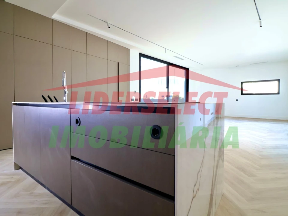 Apartamento T2 para Venda em Lourinhã e Atalaia Foto 1