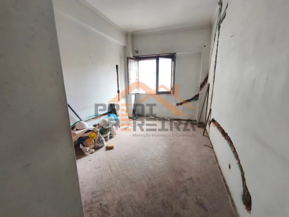Apartamento T3 para Venda em Benfica Foto 4