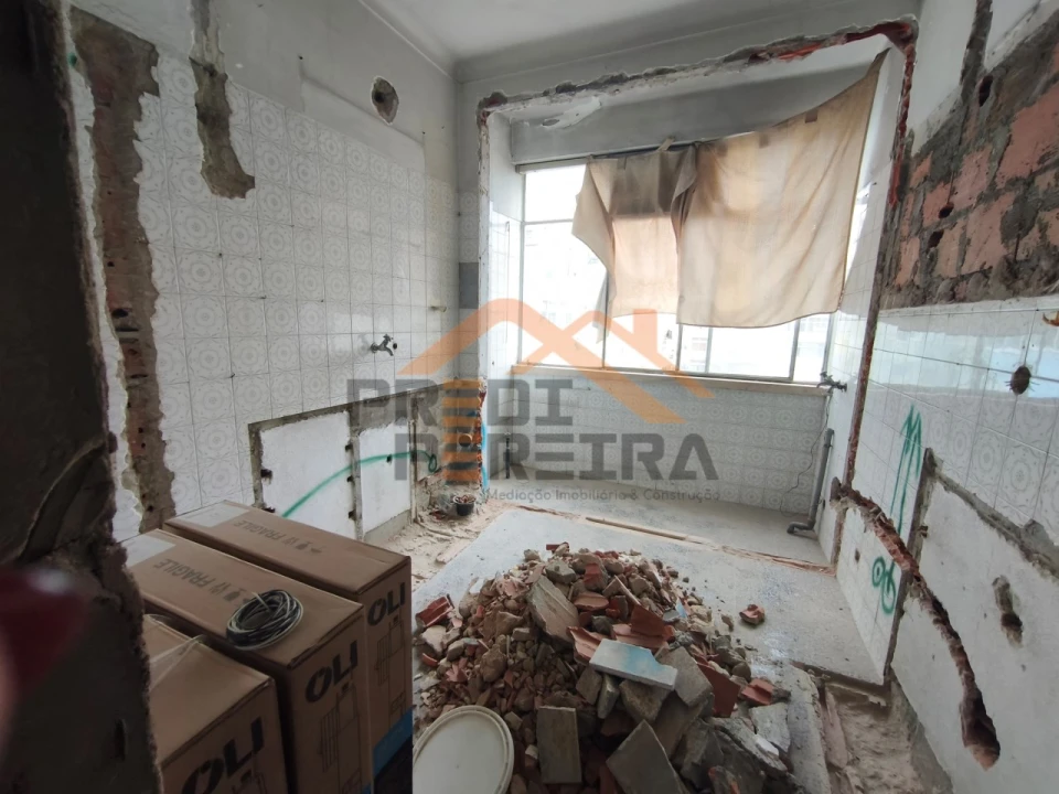 Apartamento T3 para Venda em Benfica Foto 6