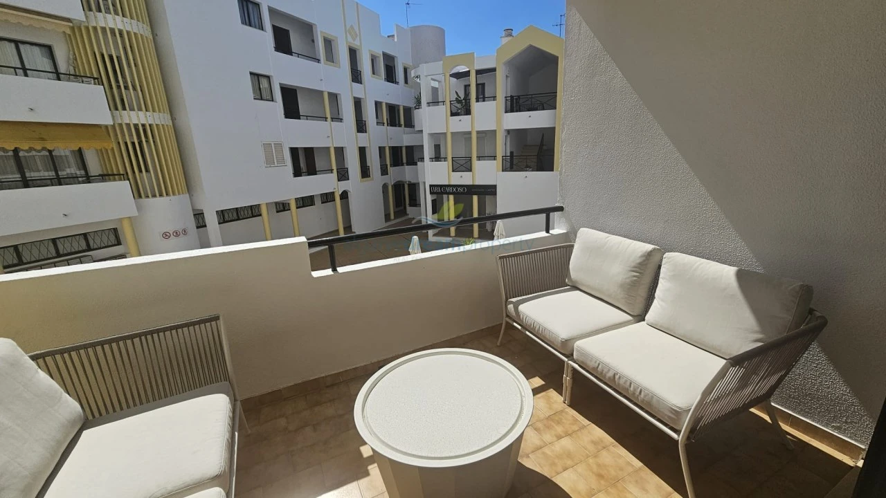 Apartamento T1 para Venda em Quarteira Foto 10
