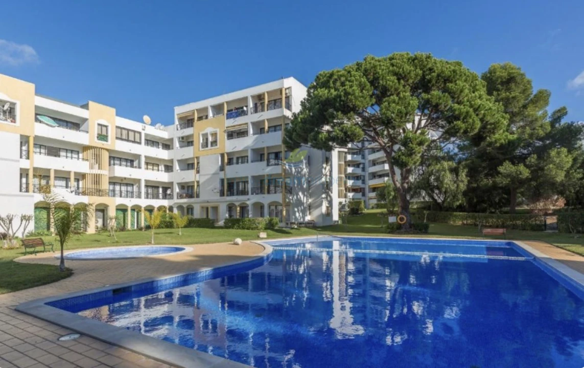 Apartamento T1 para Venda em Quarteira Foto 2