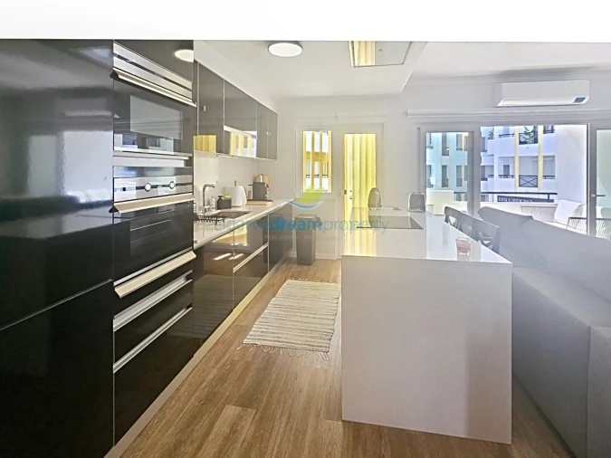 Apartamento T1 para Venda em Quarteira Foto 8