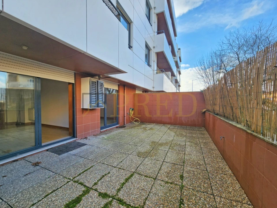 Apartamento T1 para Arrendamento em Santa Marinha e São Pedro da Afurada Foto 2