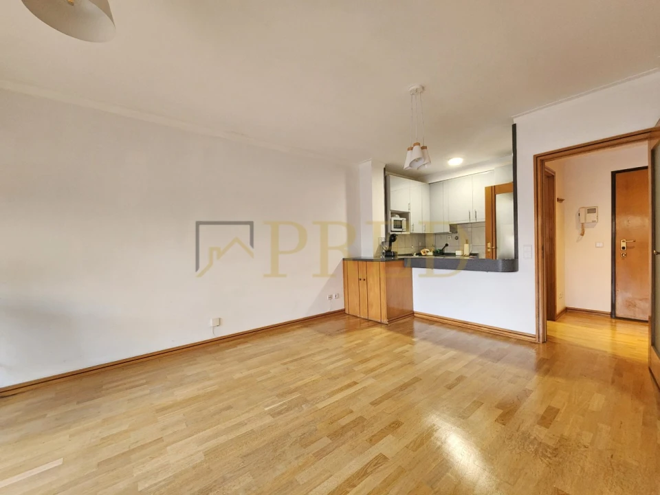 Apartamento T1 para Arrendamento em Santa Marinha e São Pedro da Afurada Foto 4