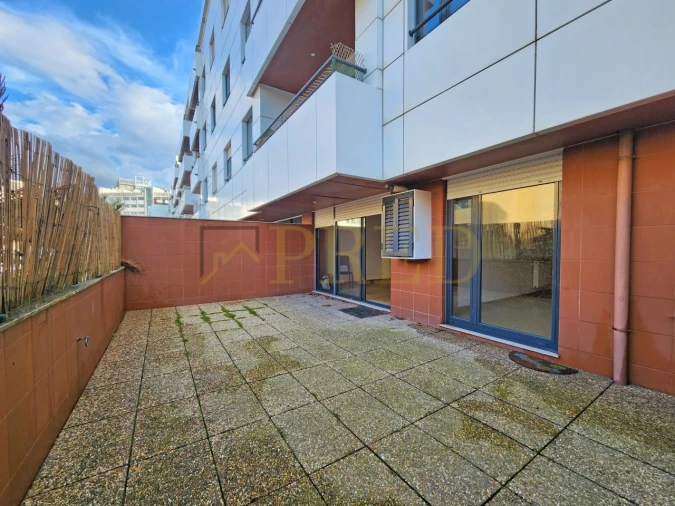 Apartamento T1 para Arrendamento em Santa Marinha e São Pedro da Afurada Foto 1