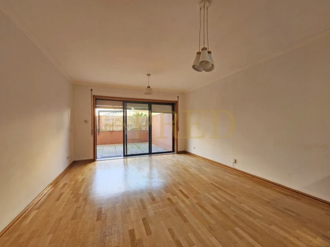 Apartamento T1 para Arrendamento em Santa Marinha e São Pedro da Afurada Foto 3