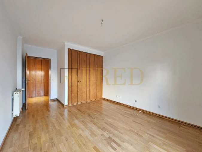 Apartamento T1 para Arrendamento em Santa Marinha e São Pedro da Afurada Foto 6