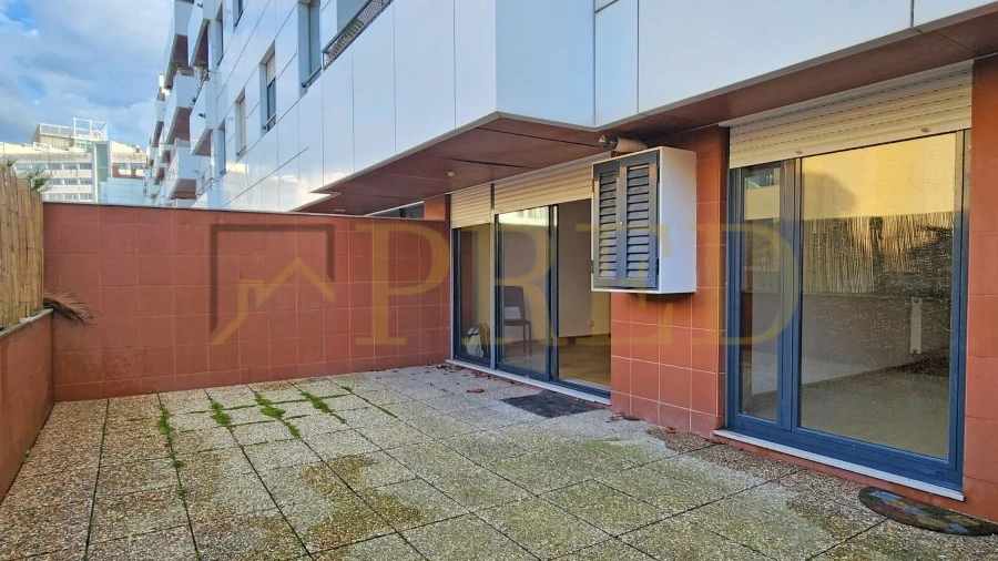 Apartamento T1 para Arrendamento em Santa Marinha e São Pedro da Afurada
