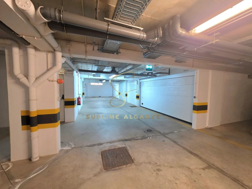 Garagem para Venda em Lagos (São Sebastião e Santa Maria) Foto 10