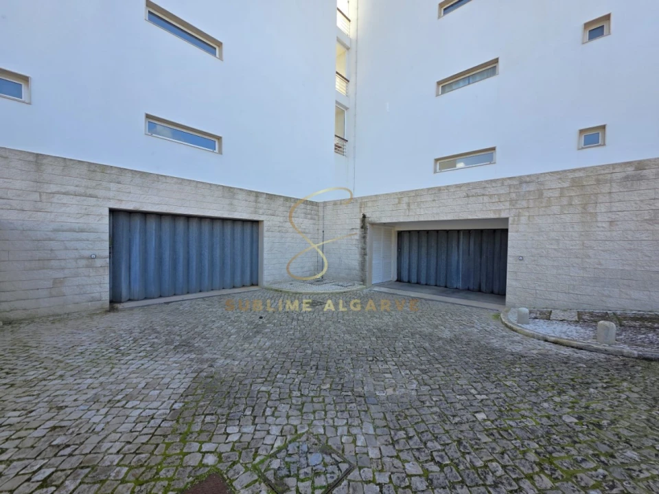 Garagem para Venda em Lagos (São Sebastião e Santa Maria) Foto 8