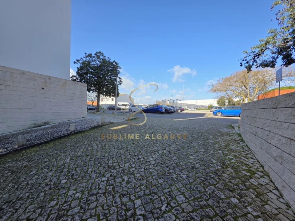 Garagem para Venda em Lagos (São Sebastião e Santa Maria) Foto 9