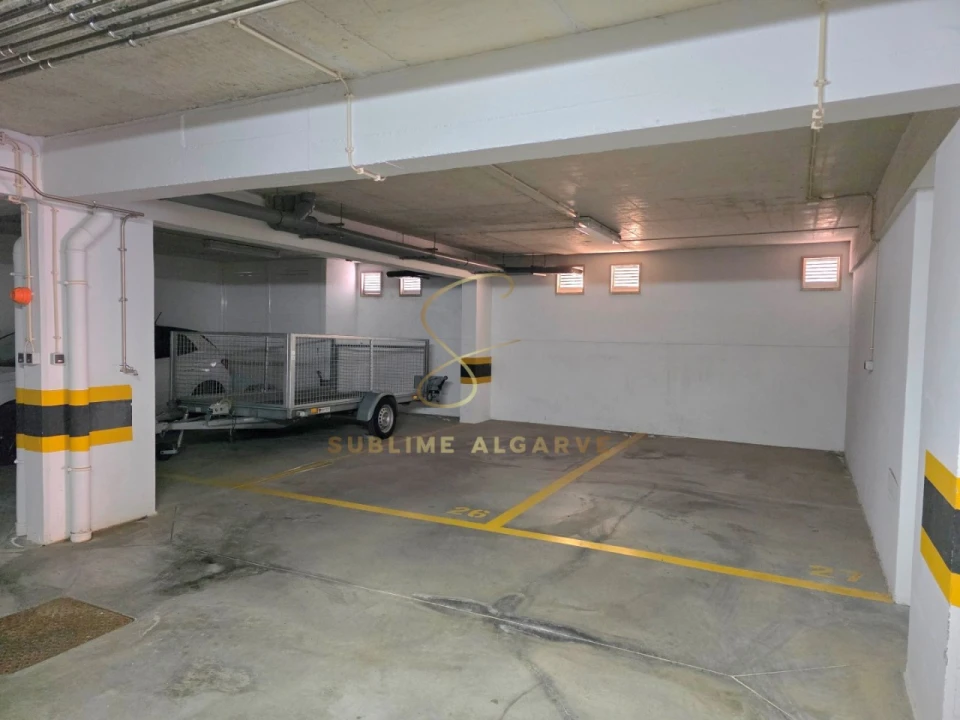 Garagem para Venda em Lagos (São Sebastião e Santa Maria) Foto 11