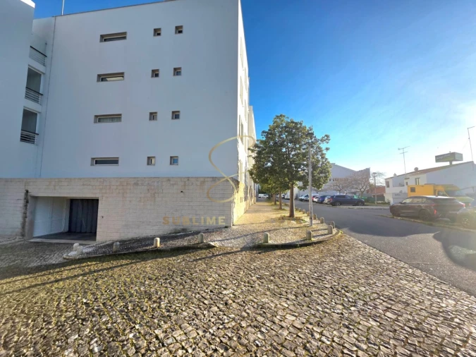 Garagem para Venda em Lagos (São Sebastião e Santa Maria) Foto 5