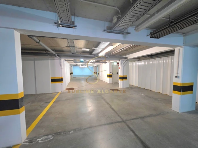 Garagem para Venda em Lagos (São Sebastião e Santa Maria) Foto 14