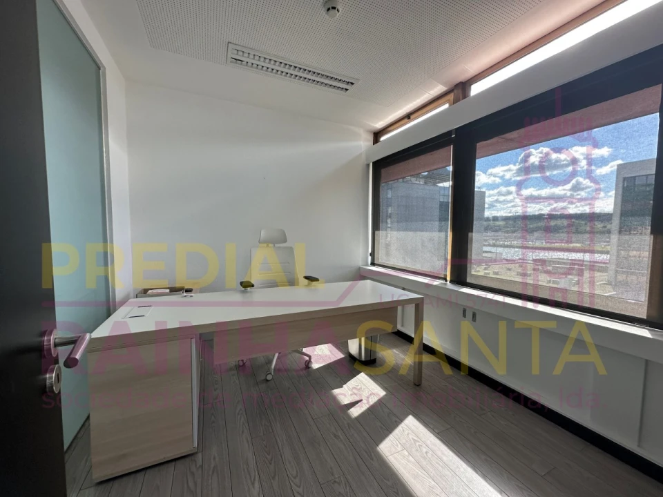 Escritório para Venda em Sé Nova, Santa Cruz, Almedina e São Bartolomeu Foto 6