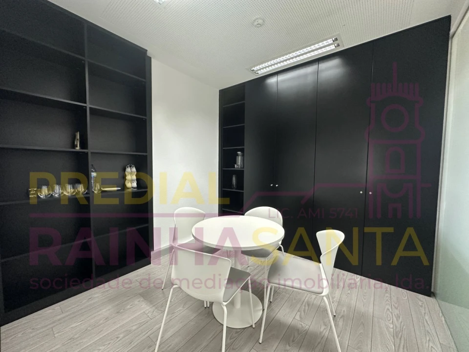 Escritório para Venda em Sé Nova, Santa Cruz, Almedina e São Bartolomeu Foto 8