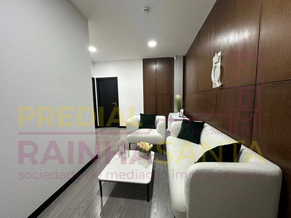 Escritório para Venda em Sé Nova, Santa Cruz, Almedina e São Bartolomeu Foto 9