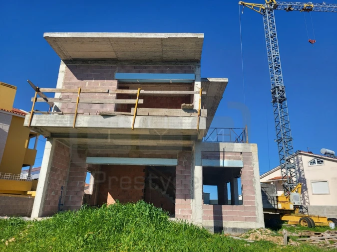 Moradia T4 para Venda em São João Baptista e Santa Maria dos Olivais Foto 5