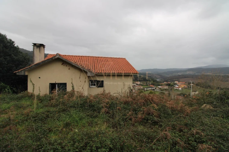 Moradia T2 para Venda em Penso Foto 1