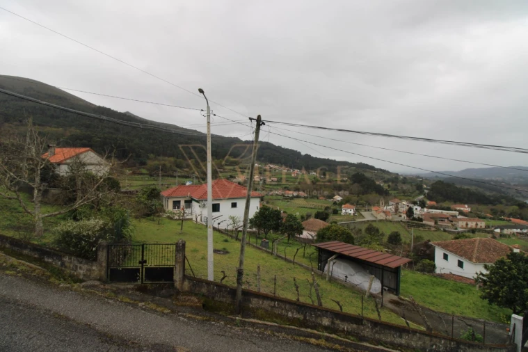 Moradia T2 para Venda em Penso Foto 3