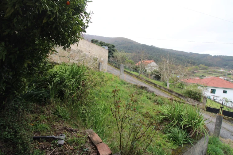 Moradia T2 para Venda em Penso Foto 6