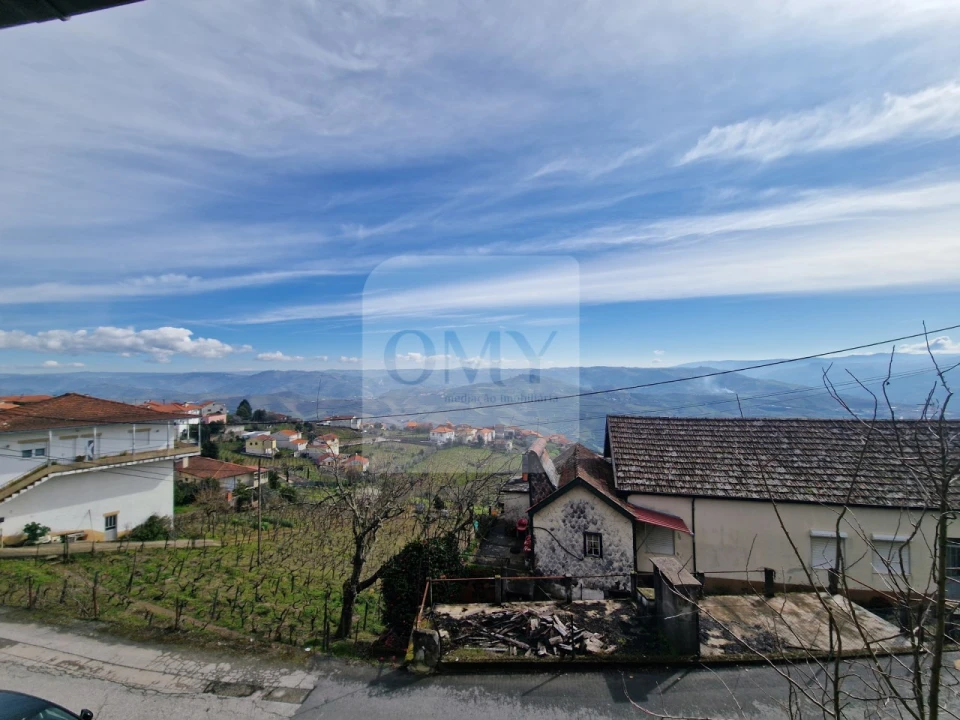 Moradia T4 para Venda em Loureiro Foto 6