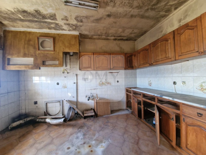 Moradia T4 para Venda em Loureiro Foto 4