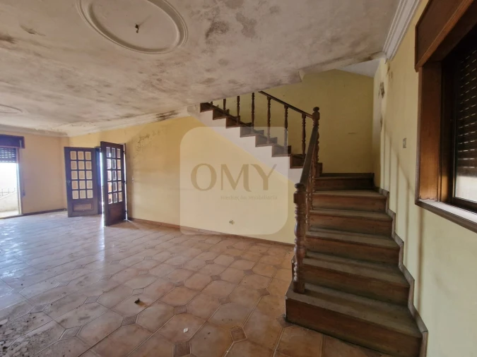 Moradia T4 para Venda em Loureiro Foto 10