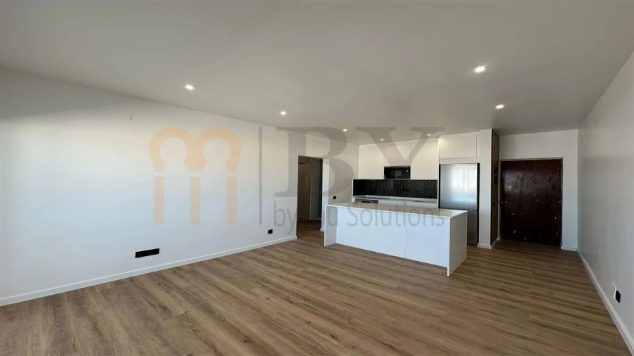 Apartamento T1 para Venda em Quarteira Foto 5