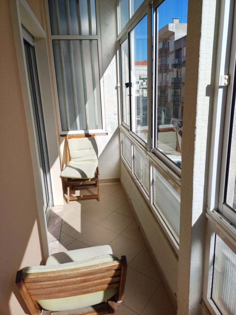 Apartamento T1 para Venda em Avenidas Novas Foto 1