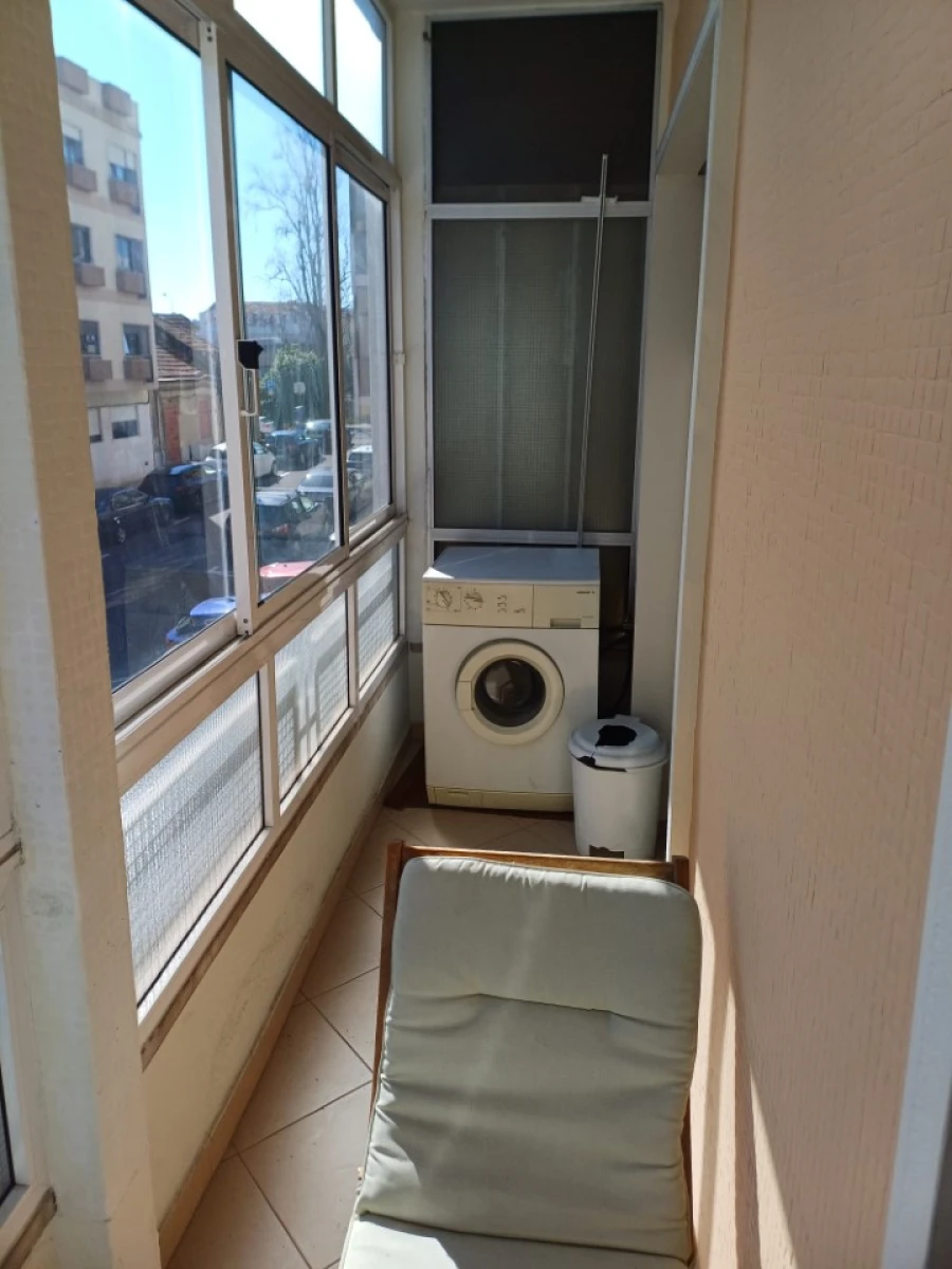 Apartamento T1 para Venda em Avenidas Novas Foto 3