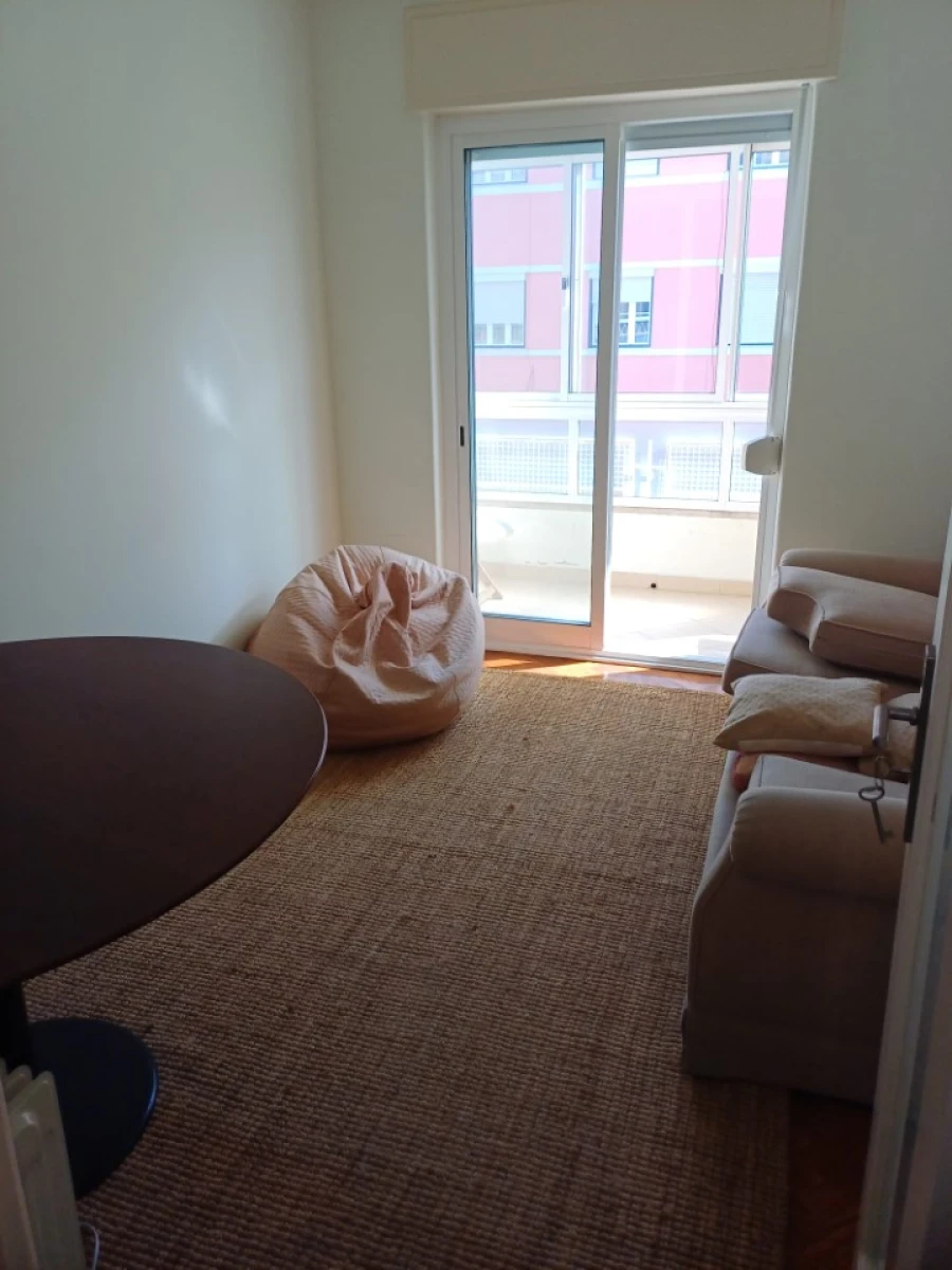 Apartamento T1 para Venda em Avenidas Novas Foto 4