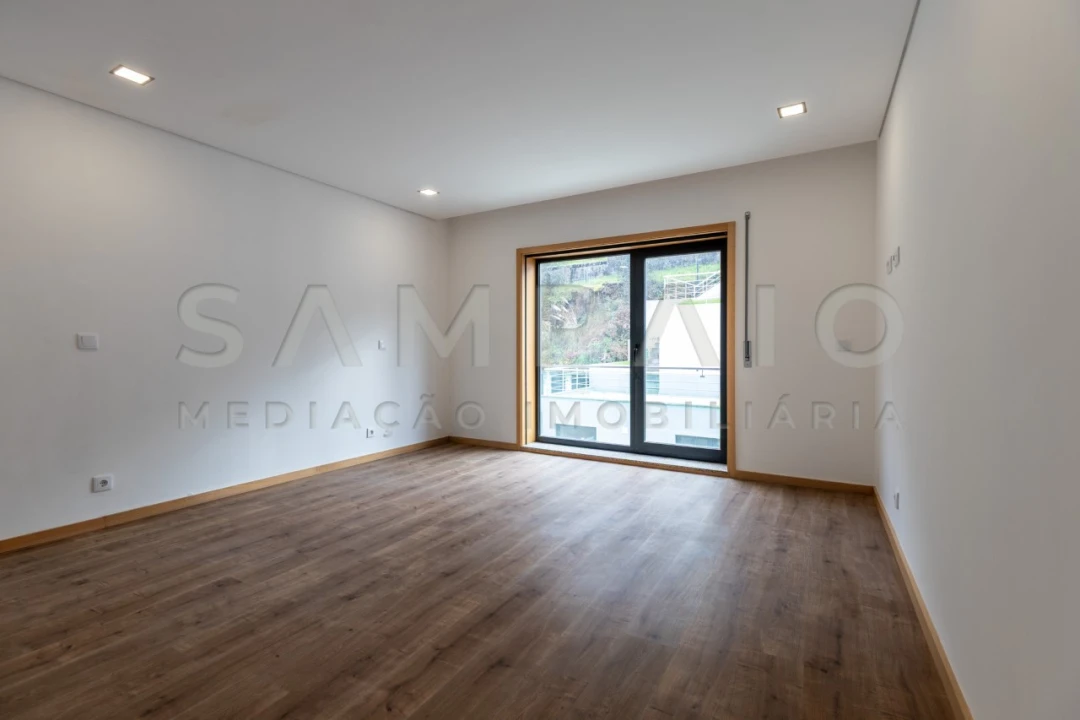 Moradia T3 para Venda em Mafamude e Vilar do Paraíso Foto 30