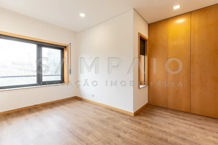 Moradia T3 para Venda em Mafamude e Vilar do Paraíso Foto 27