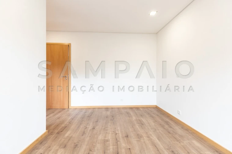 Moradia T3 para Venda em Mafamude e Vilar do Paraíso Foto 28