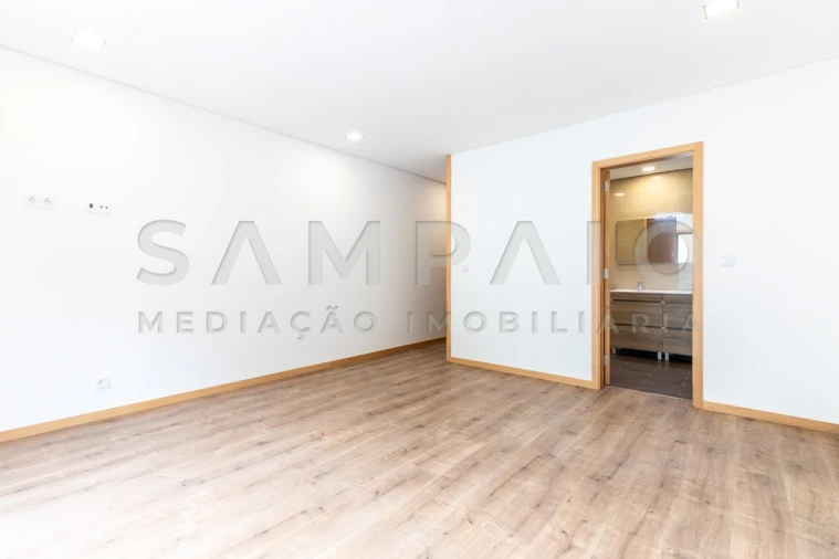 Moradia T3 para Venda em Mafamude e Vilar do Paraíso Foto 32