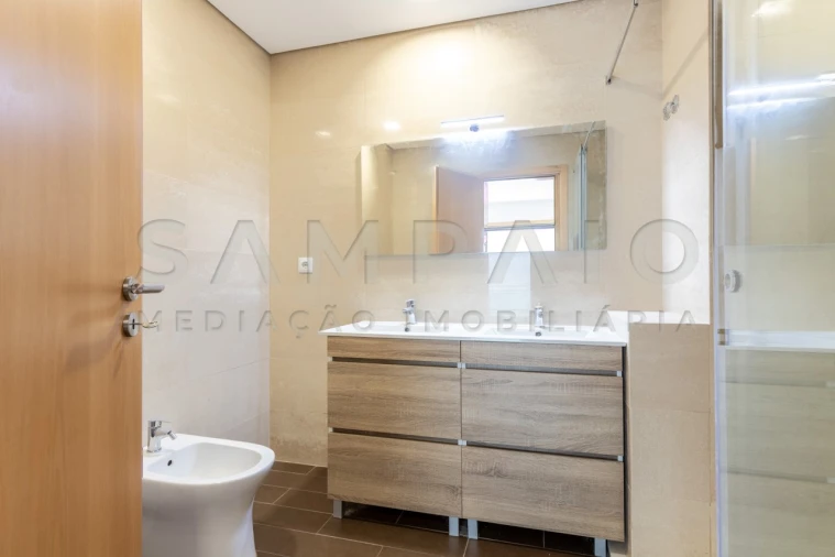 Moradia T3 para Venda em Mafamude e Vilar do Paraíso Foto 35