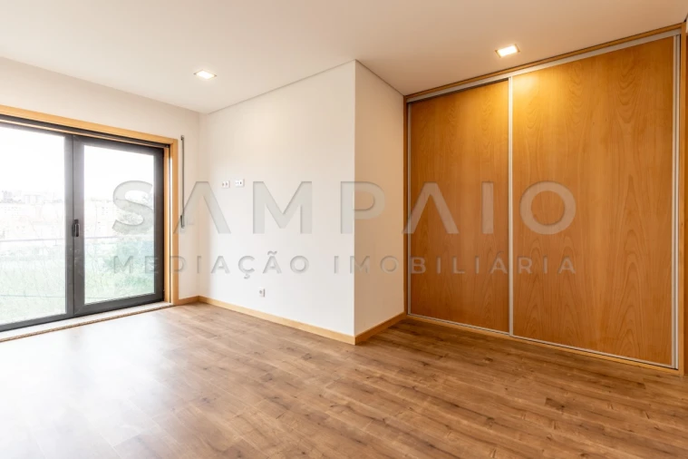 Moradia T3 para Venda em Mafamude e Vilar do Paraíso Foto 45