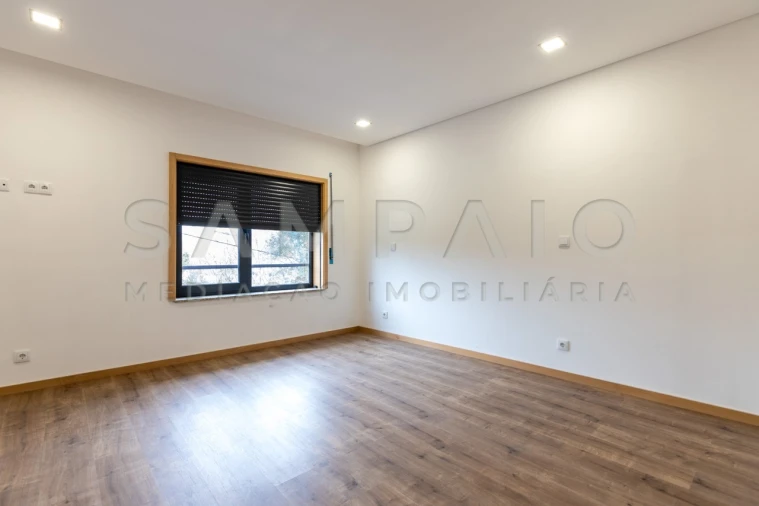 Moradia T3 para Venda em Mafamude e Vilar do Paraíso Foto 9