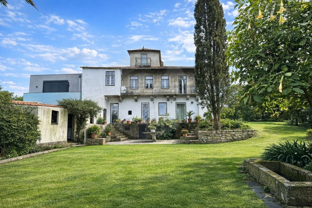 Moradia T4 para Venda em Fornelo e Vairão Foto 1