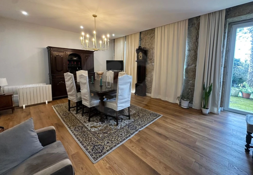 Moradia T4 para Venda em Fornelo e Vairão Foto 2