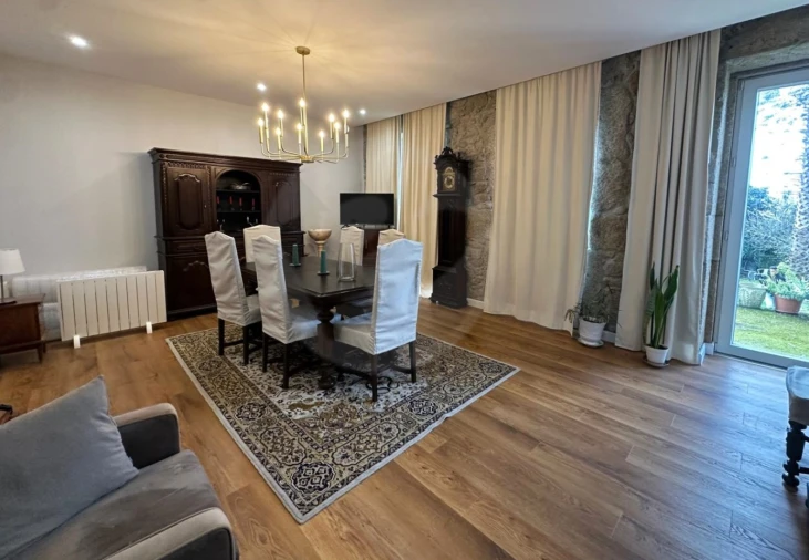 Moradia T4 para Venda em Fornelo e Vairão Foto 2