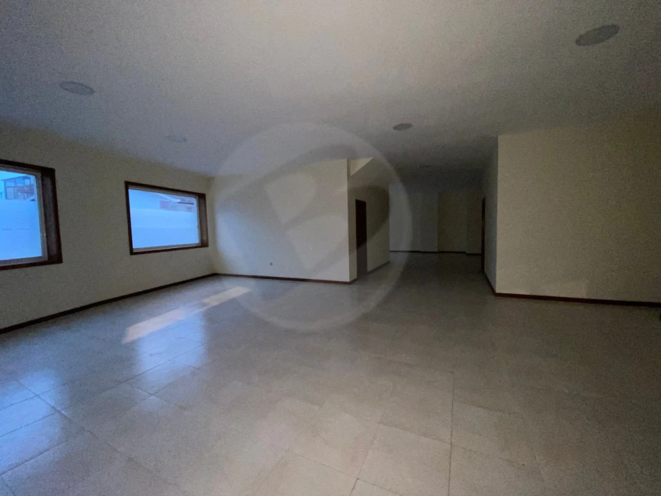 Loja para Arrendamento em Vila Chã Foto 19