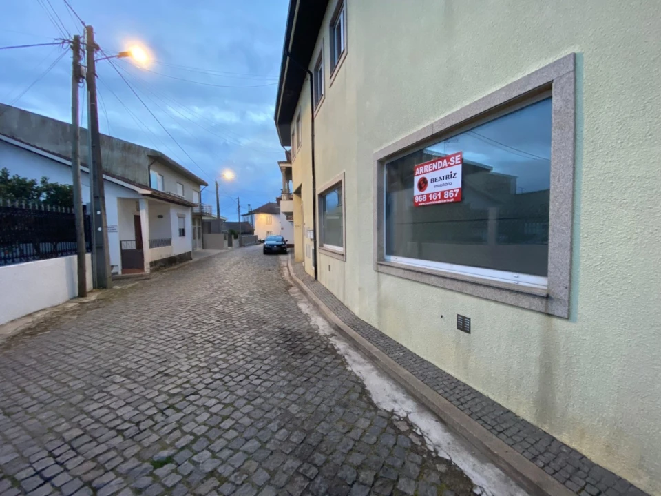 Loja para Arrendamento em Vila Chã Foto 25