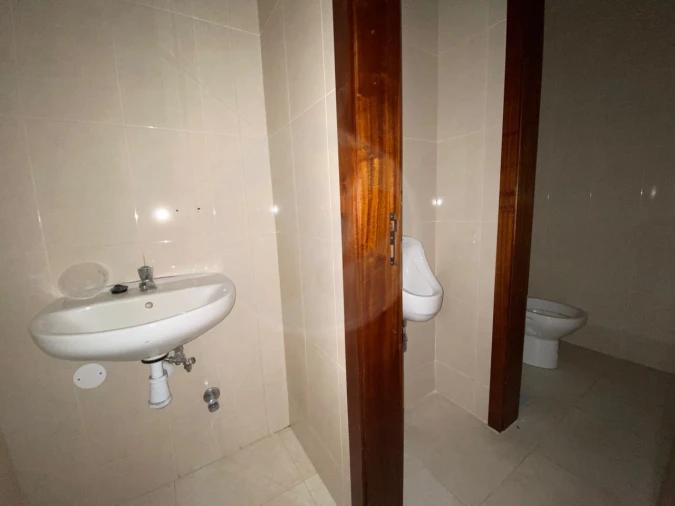 Loja para Arrendamento em Vila Chã Foto 16